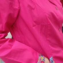 Lade das Bild in den Galerie-Viewer, Camice da lavoro donna,casacca slim, "fuchsia inserto smile" cod: 13121
