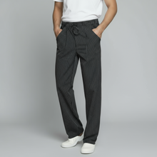 Lade das Bild in den Galerie-Viewer, Pantaloni da cuoco regular-fit "nero gessato" cod:8944
