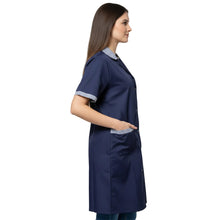 Lade das Bild in den Galerie-Viewer, Camice da Lavoro Donna Blu Scuro – Alimentari, Colf, Maestra Asilo | Cod. 240226
