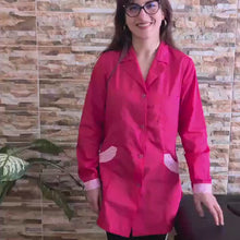 Laden und Abspielen von Videos im Galerie-Viewer, Camice da lavoro donna,casacca slim,modello Antonella "fuchsia" Cod:0211
